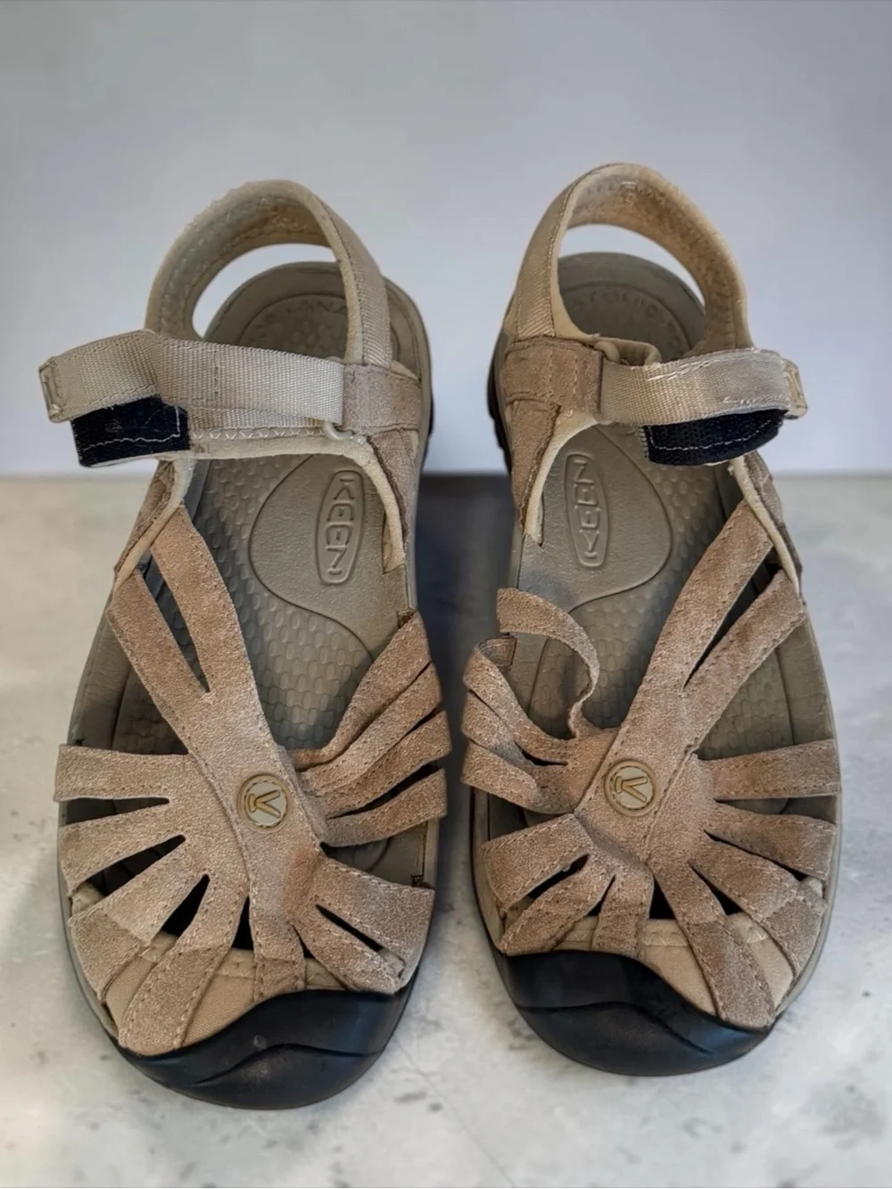 KEEN Rose Sandal Womens Size 8 Taupe Tan Suede Strappy Outdoor Hiking Comfort